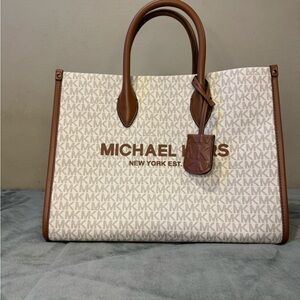 MICHAEL KORS SHOULDER BAG